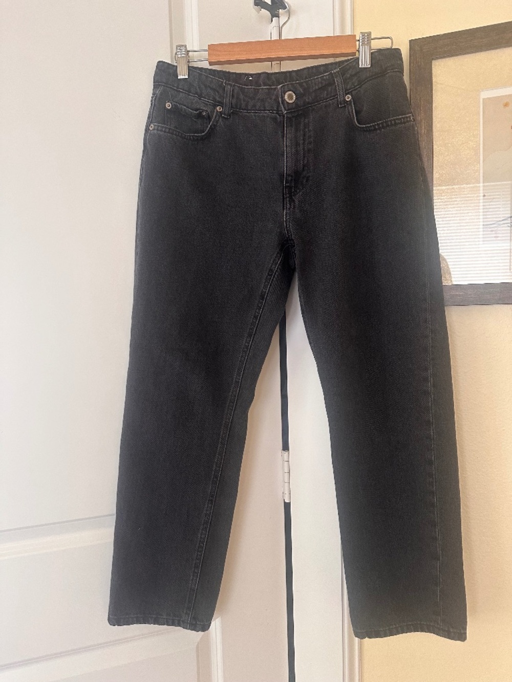 Zara mid-rise relaxed straight black jean, ankle length, size 4/27